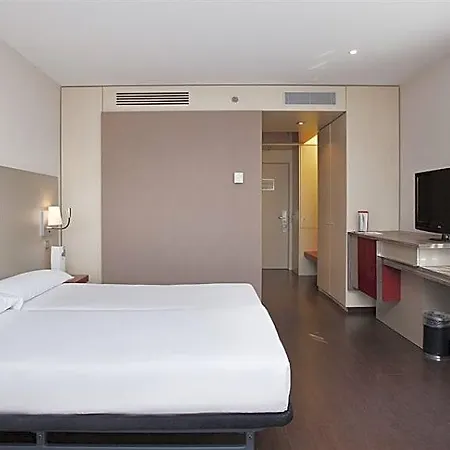 Ilunion Hotel